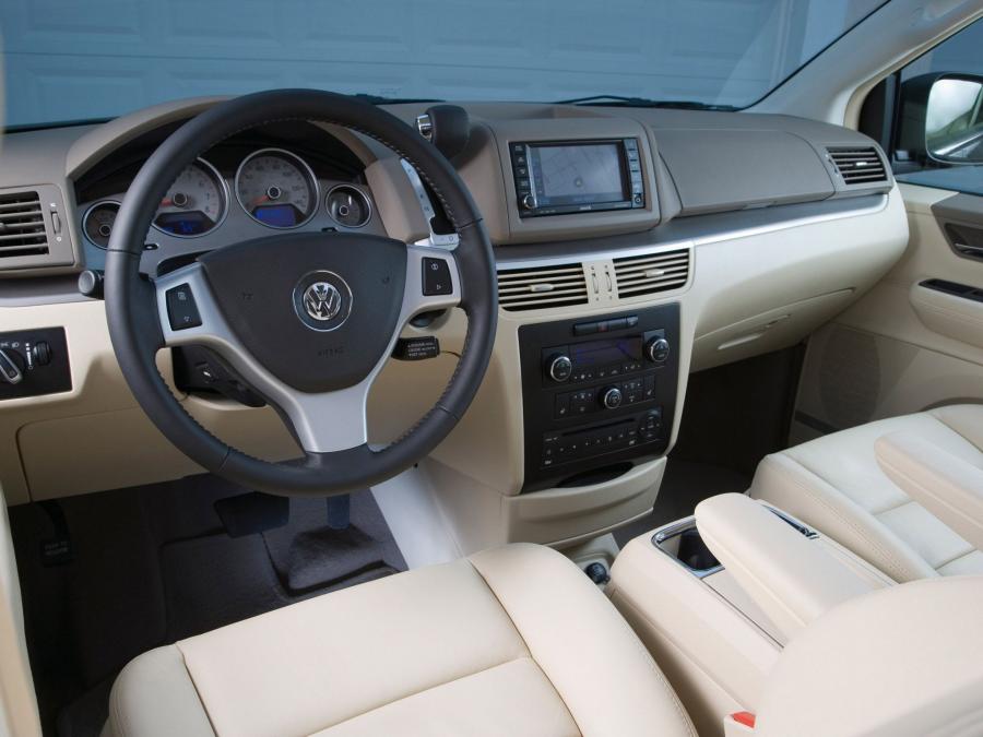  Volkswagen Routan 2008 года  (фото 2 из 26)